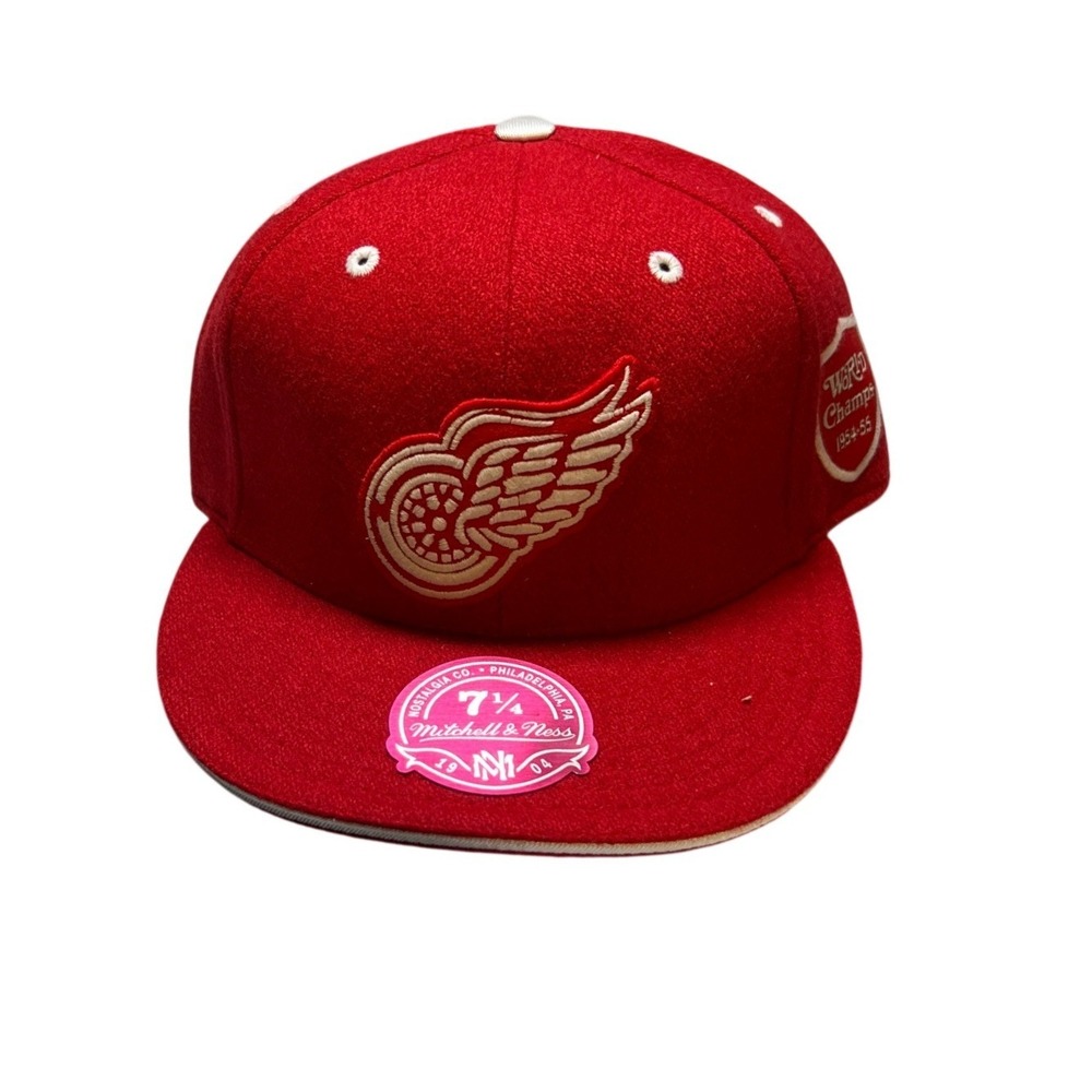 Mitchell & Ness Hat Mens 7 1/4 Red Detroit Red Wings 1954-55 World Champs Fitted